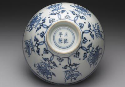 图片[3]-Bowl with decoration of lotus pond in underglaze blue, Ming dynasty, Zhengde reign (1506-1521)-China Archive